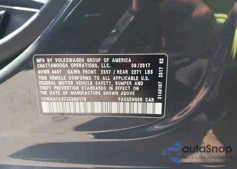 2018 Volkswagen Passat 2.0T R-Line/2.0T S из США, поврежденный, VIN 1VWAA7A37JC000173